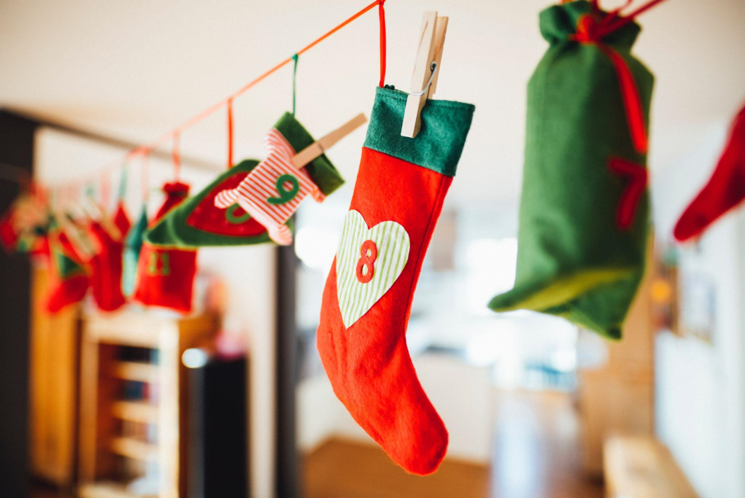 How to Deck Your Holidays with the Christmas Garland